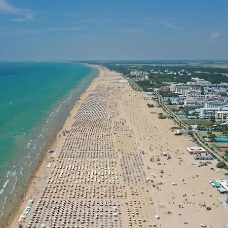 Apartment With Terrace Bibione